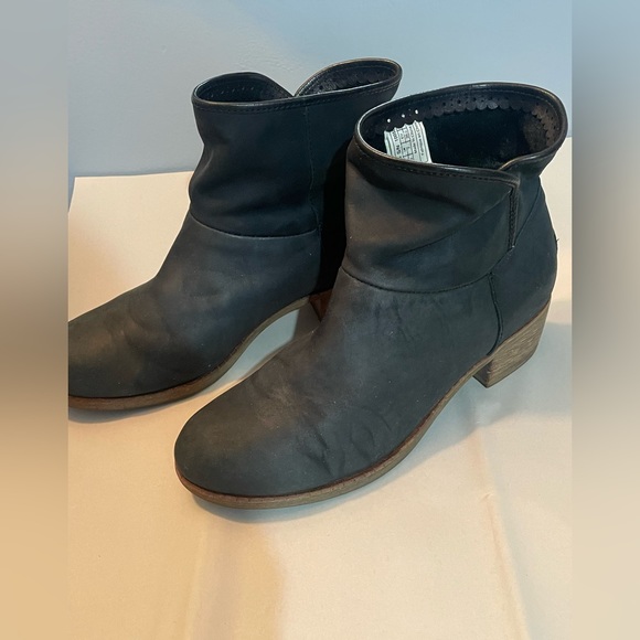 UGG AUSTRALIA DARLING S/N 1005898 DARK GRAY LEATHER CHUNKY HEEL BOOTS Size 8.5 - Picture 9 of 15
